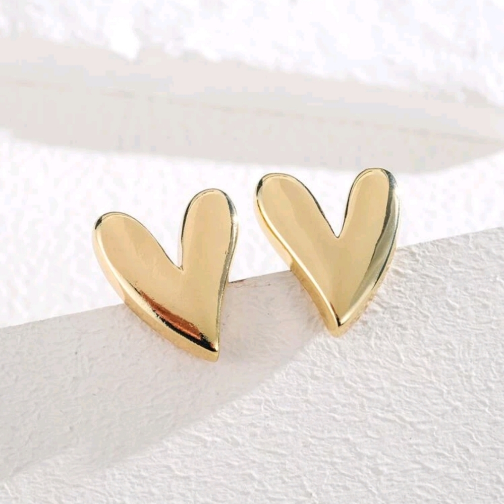 14k gold plated stud heart earrings Valentine's day